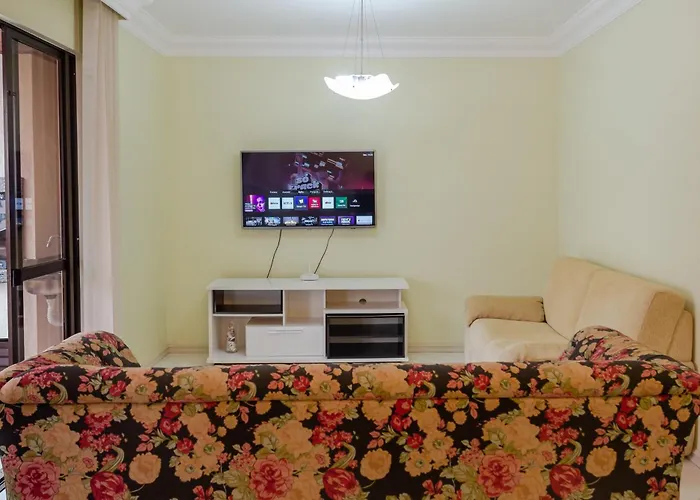 Elegancia Classica A 1 Quadra Da Praia Em Bc N704
