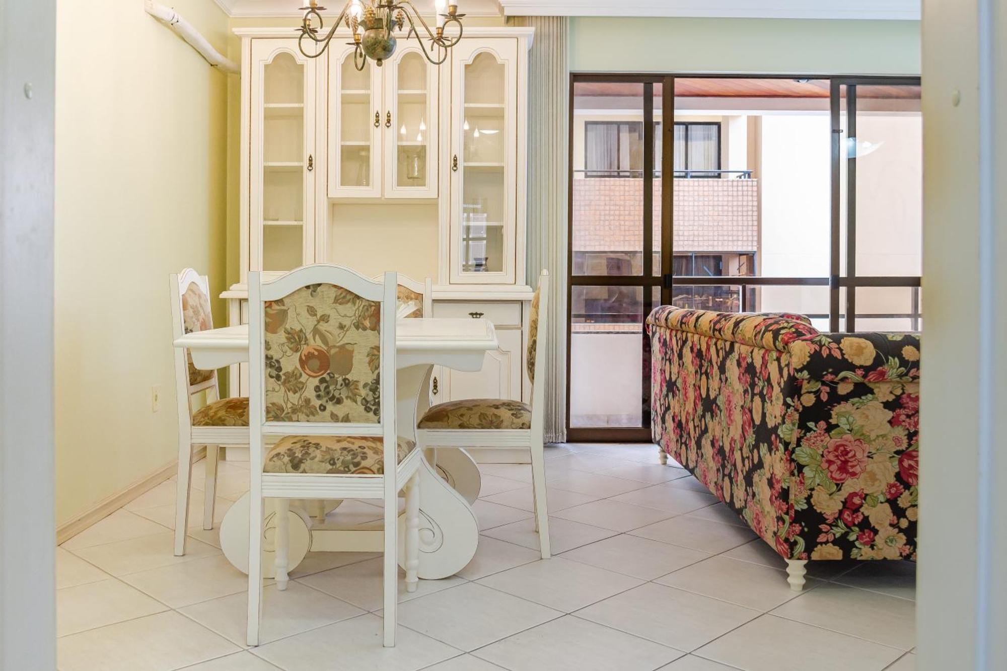 Elegancia Classica A 1 Quadra Da Em Bc N704 * Balneário Camboriú